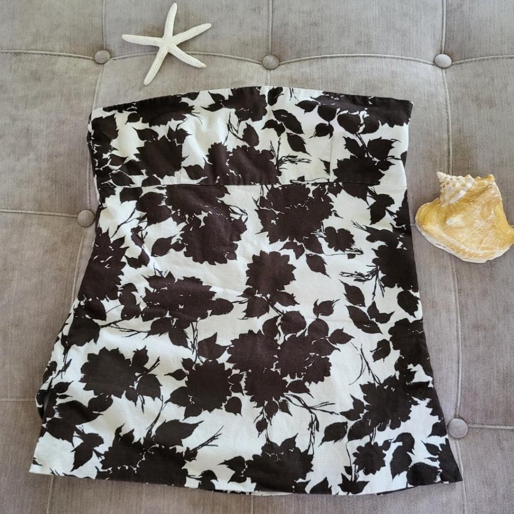 Elegant J.Crew Small sleeveless top. Dark Brown and white.